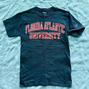 Florida Atlantic University T-shirt Small
